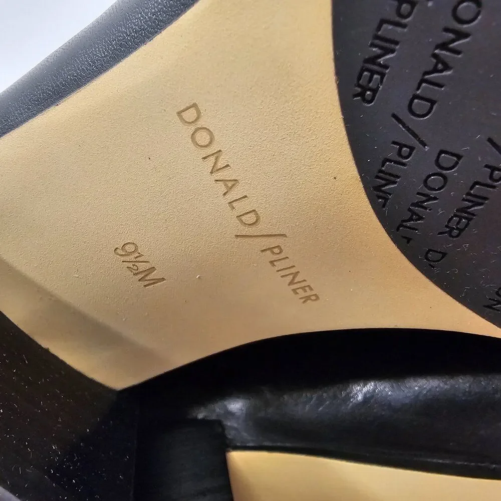 NWT $Donald J Pliner Dante Black Leather Pointy Toe Ankle Zip Bootie Size 9.5